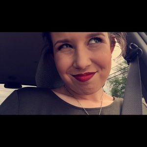 Meet your Posher, April